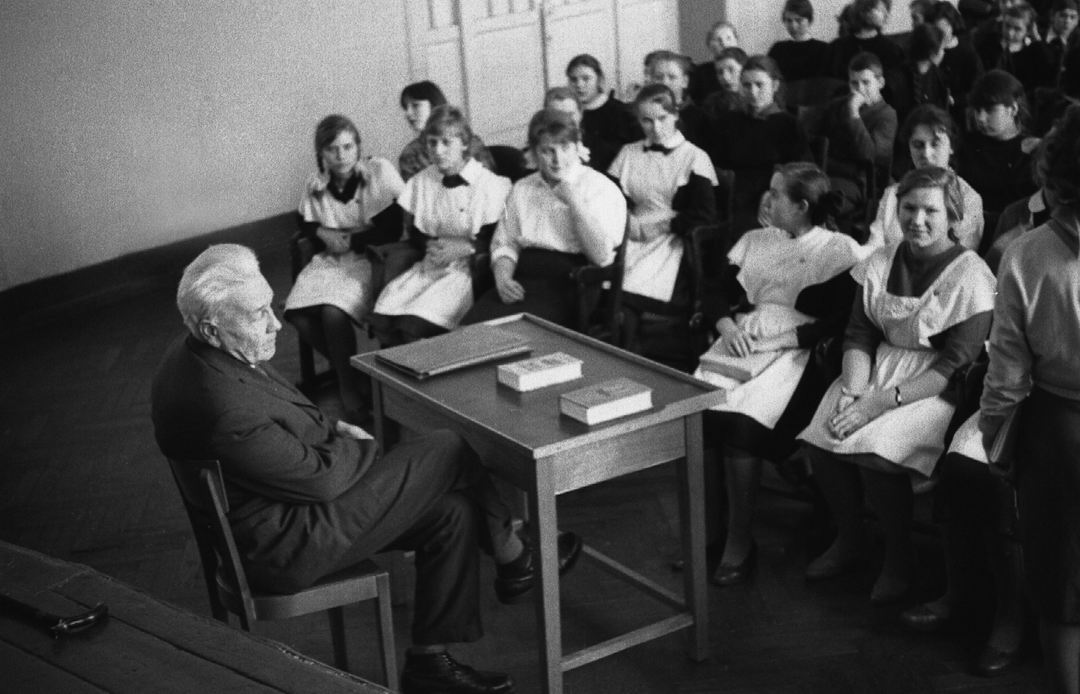 Конец 60-х гг. Встреча с писателем  Львом Успенским. 