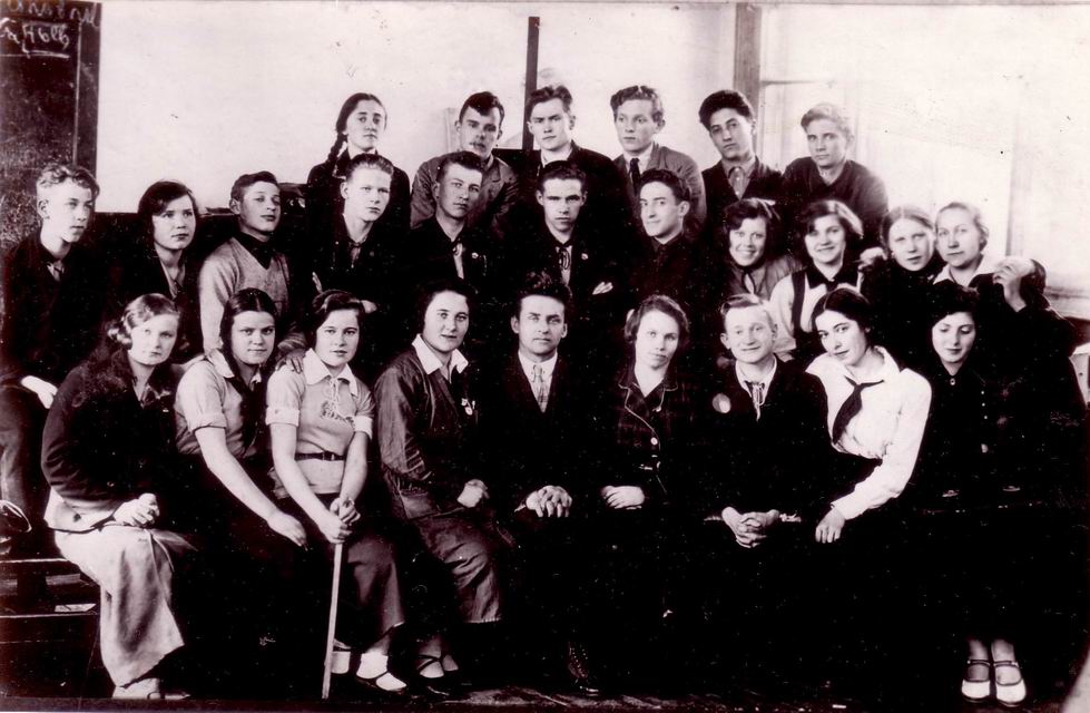1935 г. Комсомольский коллектив 17-й школы.